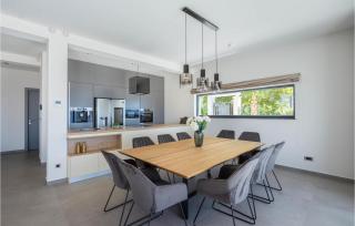 Gorgeous Home In Jesenice With Sauna - 8