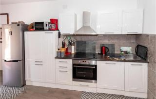 1 Bedroom Nice Apartment In Blace - 4