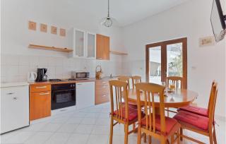 Beautiful Apartment In Petrcane - Petrcane - 8