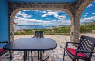Stunning Apartment In Klenovica - Klenovica - 1