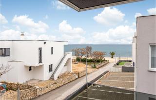 1 Bedroom Amazing Apartment In Vir - Vir - 5