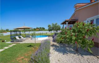 Three-Bedroom Holiday Home In Bibici - Bibići - 3