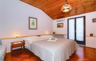 2 Bedroom Cozy Apartment In Umag - Umag - 1