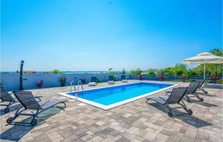 Stunning Home In Vrsi - 1