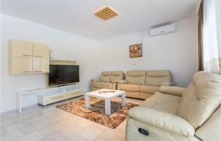 Four-Bedroom Holiday Home In Perci - Perkovići - 8