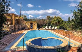 Amazing Home In Koroni With Jacuzzi - Koroni - 7