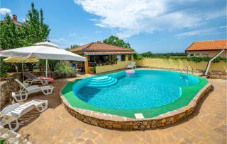 Lovely Apartment In Porec With Wifi - Poreč - 4