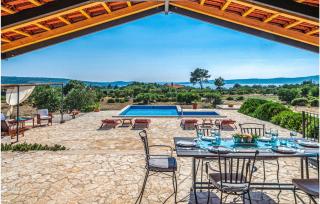 Lovely Home In Sutivan - 9