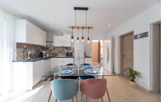 1 Bedroom Stunning Apartment In Smrika - Šmrika - 8