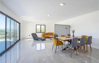 Stunning Home In Obrovac Sinjski - 4