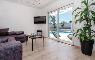 Gorgeous Home In Betina - 9