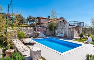 3 Bedroom Cozy Home In Razanac - Ražanac - 0