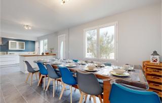 Lovely Home In Saint-Germain-Sur-Ay - 4