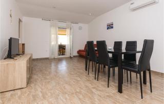 Two-Bedroom Apartment In Vir - Vir - 9