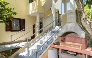 Stunning Apartment In Valbandon - Valbandon - 7