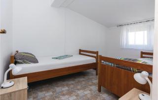Two-Bedroom Apartment In Vir - 2