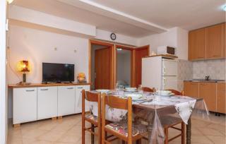 Lovely Apartment In Osobljava With Wifi - 1