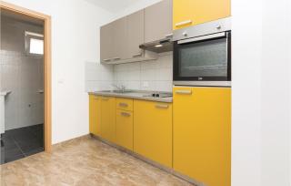 Two-Bedroom Apartment In Vir - 5