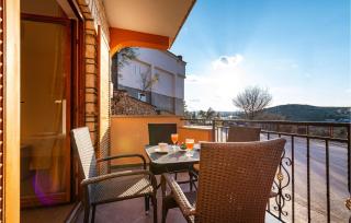 2 Bedroom Amazing Apartment In Modric - Rovanjska - 9
