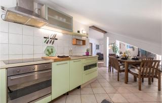 2 Bedroom Gorgeous Apartment In Rijeka - 6