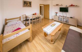 1 Bedroom Gorgeous Apartment In Pula - 7