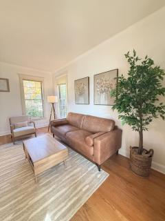 Cozy Ithaca Retreat - Fenced Yard - 7 min to Cornell - 4