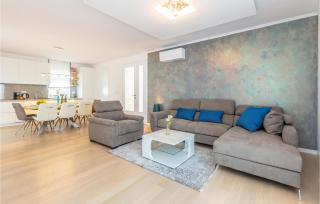 Amazing Home In Malinska With Sauna - Malinska - 8
