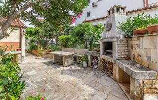 3 Bedroom Stunning Apartment In Rovinj - Rovinj - 4