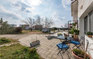 Stunning Apartment In Vrsi With Wifi - Vrsi - 9