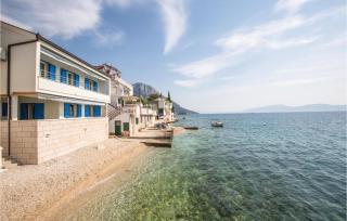 Four-Bedroom Holiday Home In Brist - Brist - 0