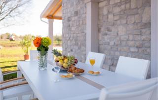 Nice Home In Puljane With Wifi - Smoljanovići - 4
