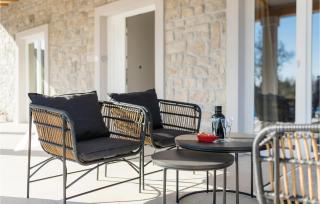 Nice Home In Puljane With Wifi - Smoljanovići - 3