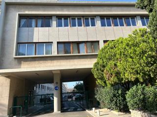 Appartement Standing, Parkings devant le Velodrome - 9