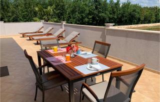 Lovely Apartment In Rovinj With Wifi - Rovinj - 4