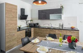 Stunning Home In Bale With Wifi - Bale - 5