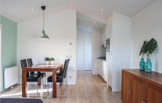 Gorgeous Home In Molenschot With Wifi - 9