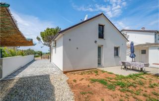 Gorgeous Home In Peroj With Wifi - Peroj - 3
