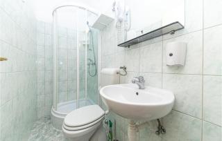 Cozy Apartment In Kastel Stafilic - Kaštela - 6