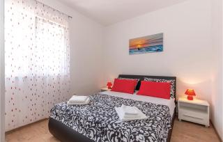 Amazing Home In Kostrena With Kitchen - Kostrena - 6