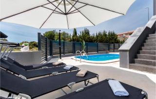 4 Bedroom Beautiful Home In Peroj - Peroj - 9