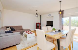 Lovely Home In Donji Prolozac - 5