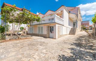 Lovely Apartment In Sveti Filip I Jakov - Sveti Filip i Jakov - 6