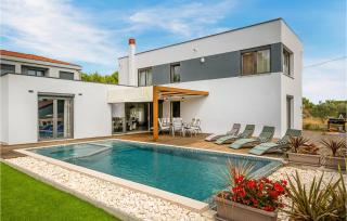 Nice Home In Medulin With Jacuzzi - 7