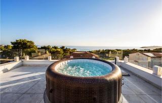 Stunning Home In Primosten With Jacuzzi - Primošten - 0