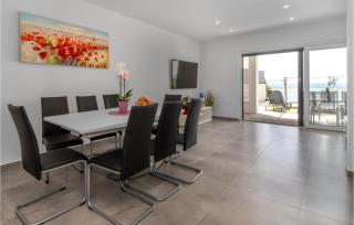 Gorgeous Home In Dramalj - 7