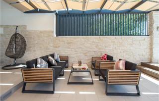 Beautiful Apartment In Kastel Gomilica - 2