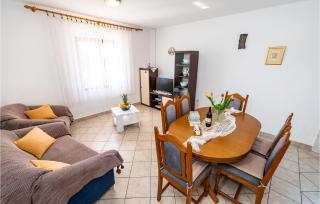 Nice Apartment In Maslenica - 8