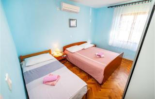 Nice Apartment In Maslenica - Maslenica - 6