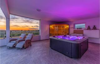 4 Bedroom Gorgeous Home In Pomer - Pomer - 3