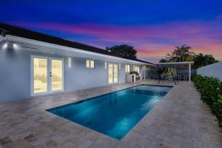 Spectacular Miami Resort -5 Bdrooms- Htd Pool,Mini Golf, Playground, Baby Items, BBQ - 0